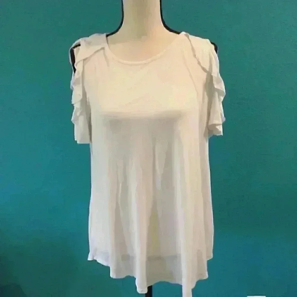 ⭐️ Ella Mara white shirt in size medium - Picture 1 of 4